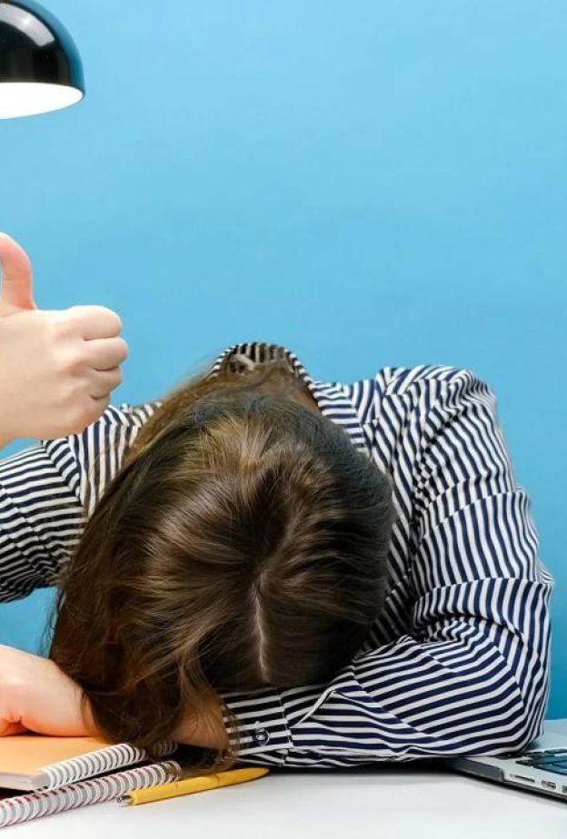 عادات تستنزف ثقتك بنفسك من دون أن تشعري.. تجنبيها