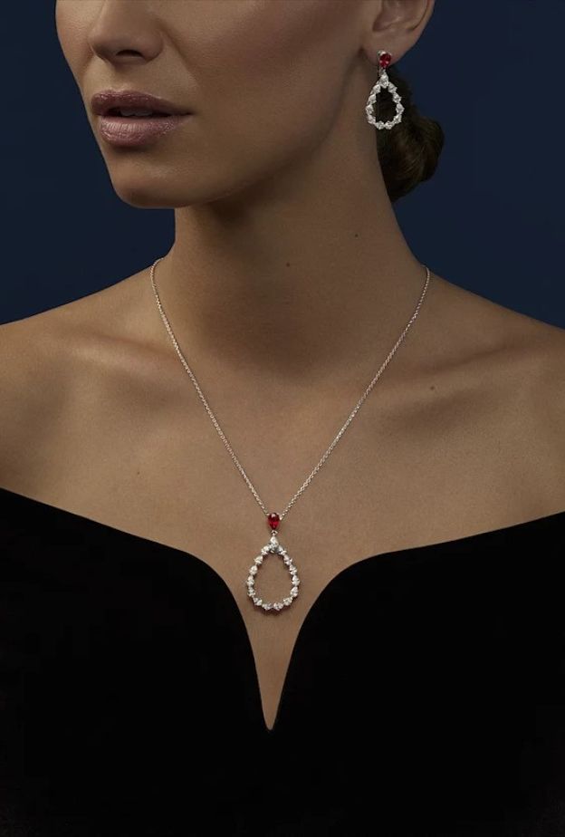 أقراط للسهرات من  Chopard