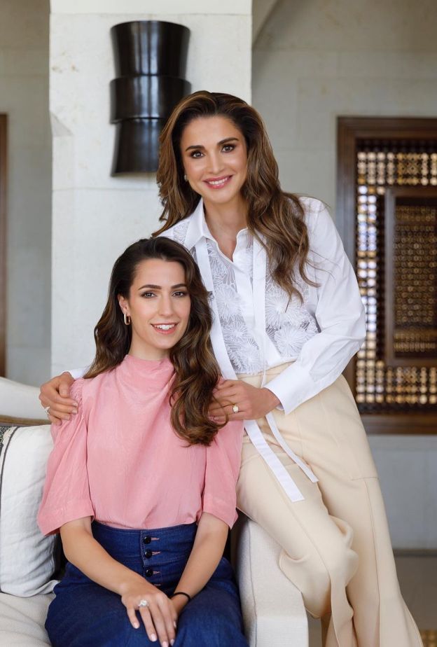 أناقة راقية تجمع الملكة رانيا والأميرة رجوة