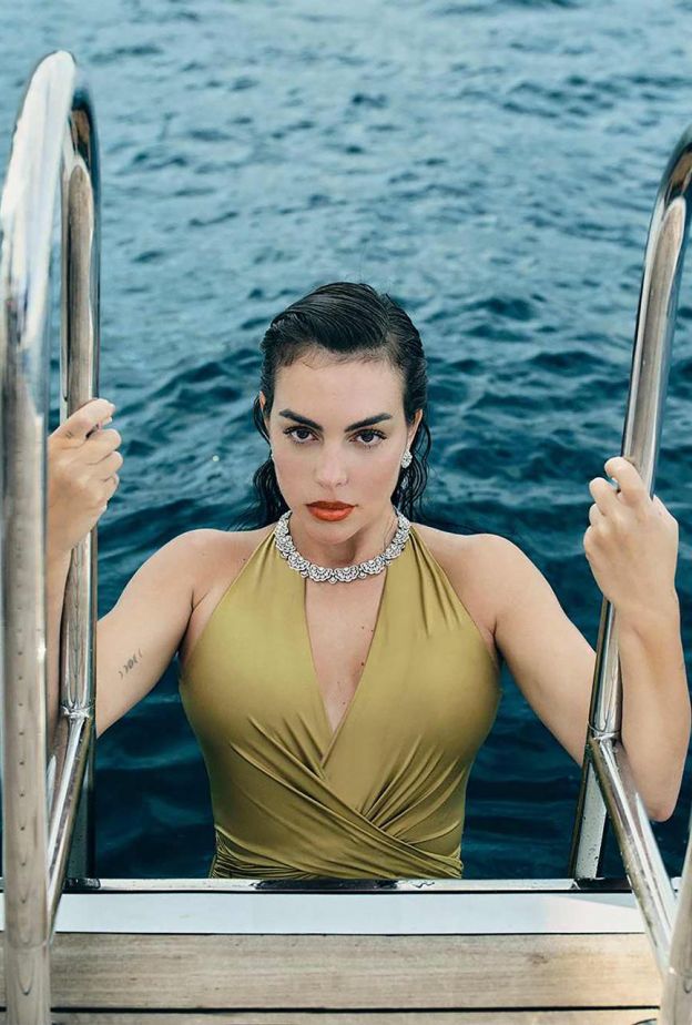 عقد جورجينا من Chopard يخطف الأنظار بتصميم فريد