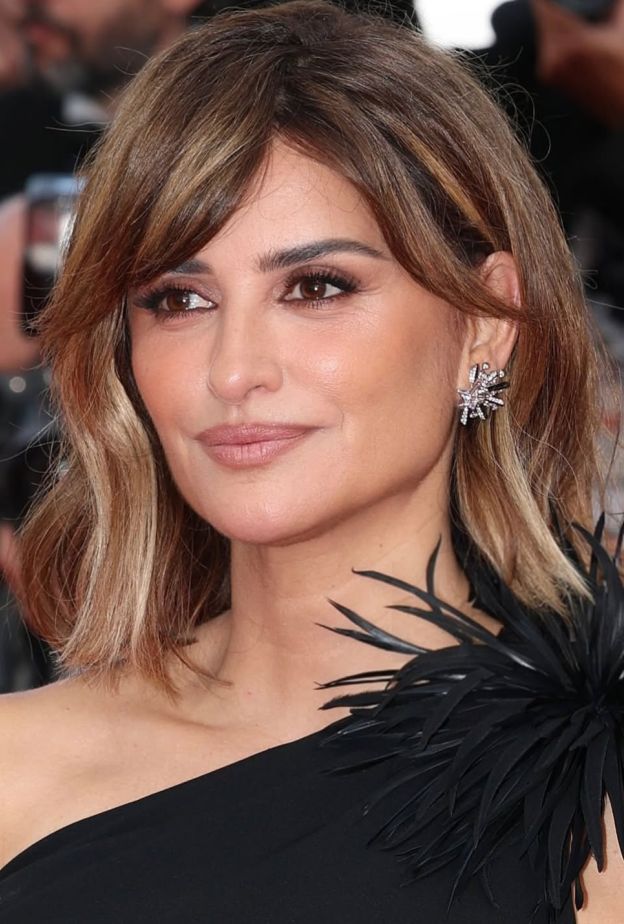 رسمات المكياج البني البراق من اطلالة Penelope Cruz