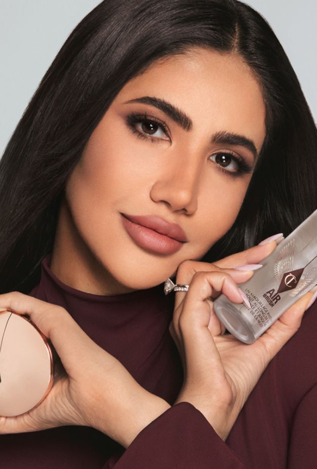 شارلوت تلبوري تكشف عن مجموعة رائعة من  المواهب العالمية لحملة AIRBRUSH FLAWLESS  الإعلانية الجديدة!