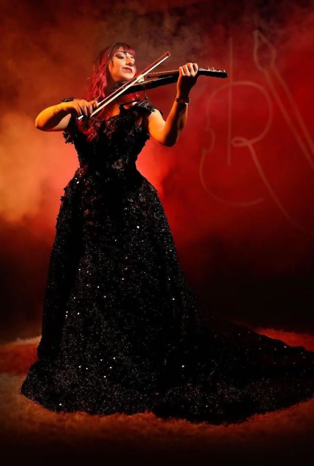 Sounds Scoop By Rebecca الصورة من حسابها من تصوير Shahdastudio