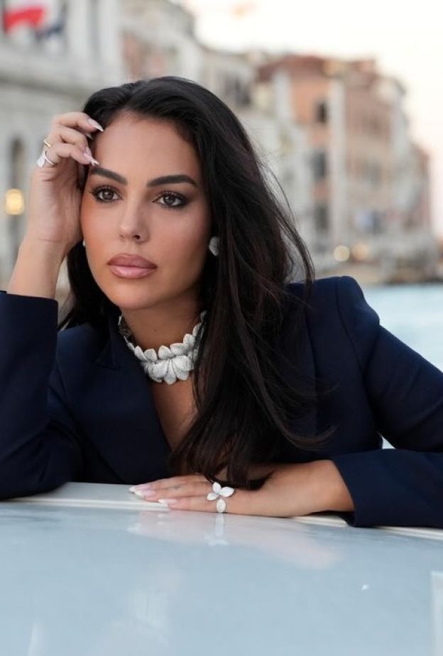 جولة على أفخم مجوهرات جورجينا رودريغيز