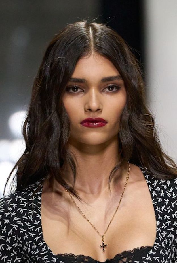  عارضة ازياءDolce Gabbana  