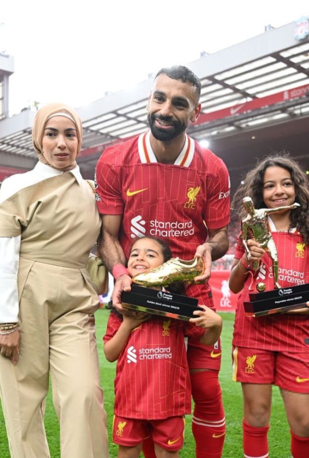 محمد صلاح وأسرته