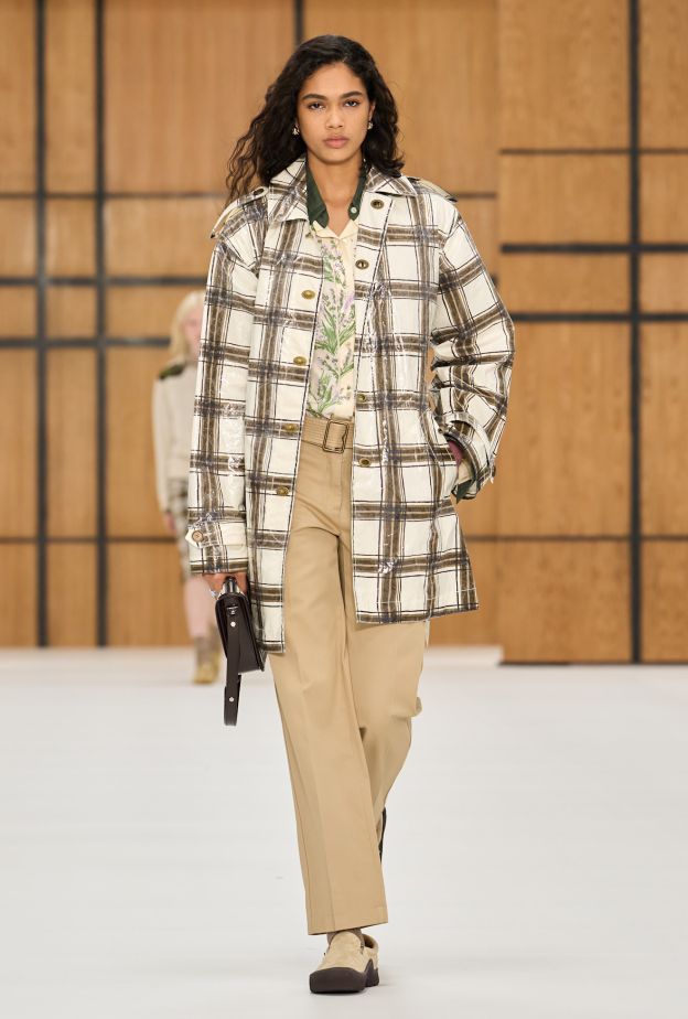 صيحة تقشة الكاروهات من Burberry 
