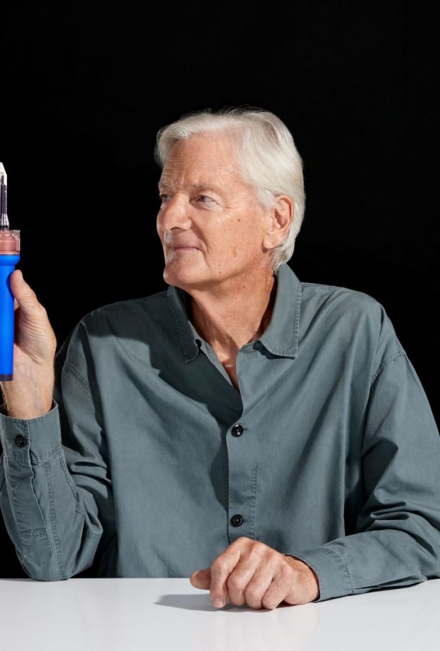 جيمس دايسون يكشف لـ"هي" أسرار الابتكار وراء Dyson CameraJet™