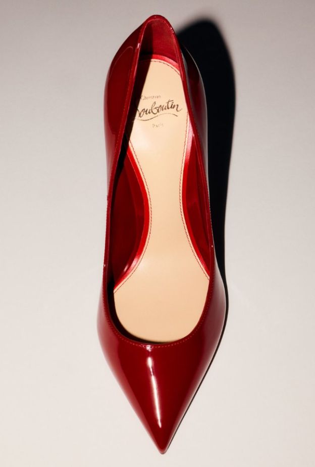 لا بيغال LA PIGALLE من CHRISTIAN LOUBOUTIN جاذبية خالدة