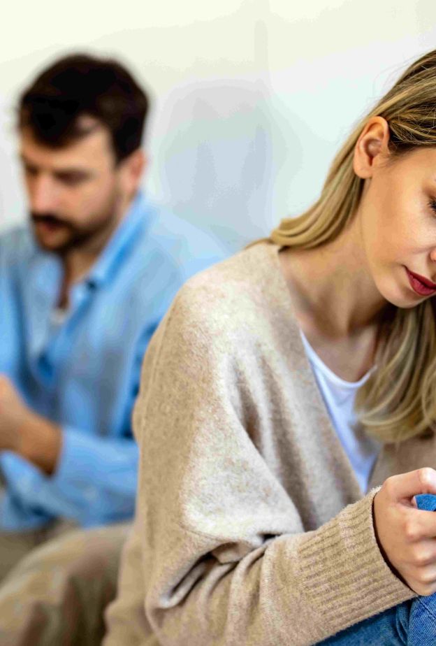 توجد تصرفات تحول دون علاج الصمت بين الزوجين