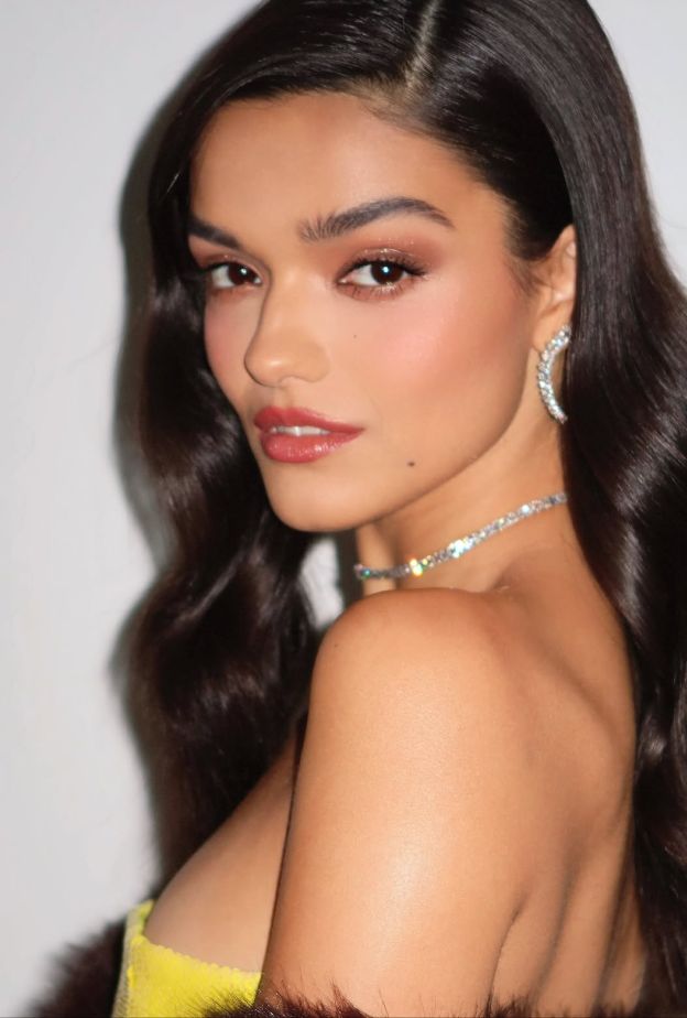 rachel zegler صورة من انستغرام خبيرة التجميل kale teter