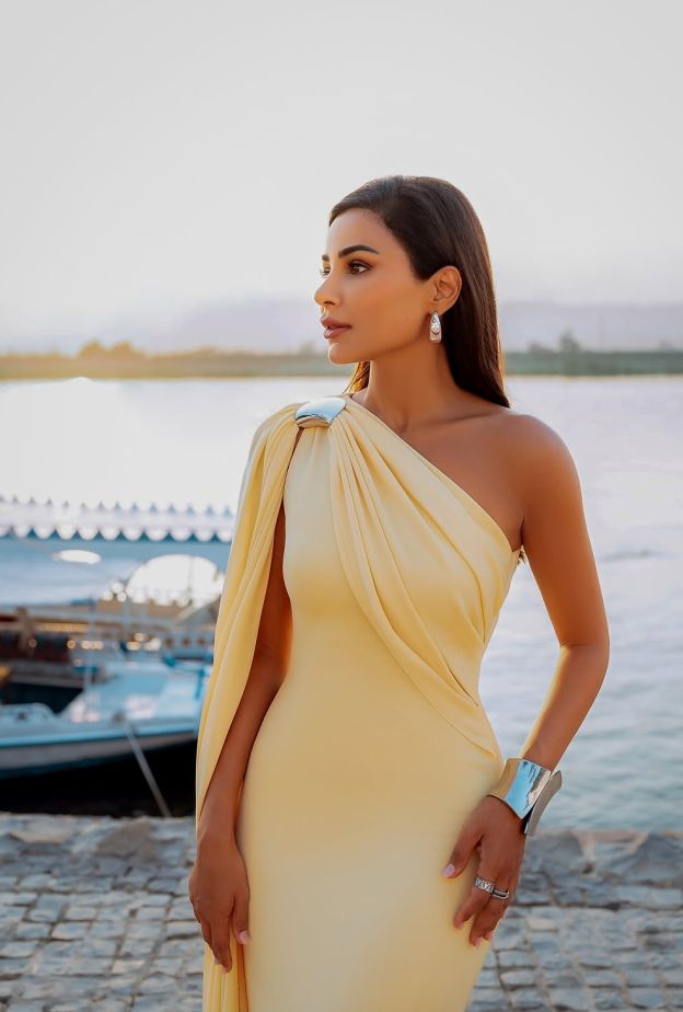 مهيرة عبد العزيز 