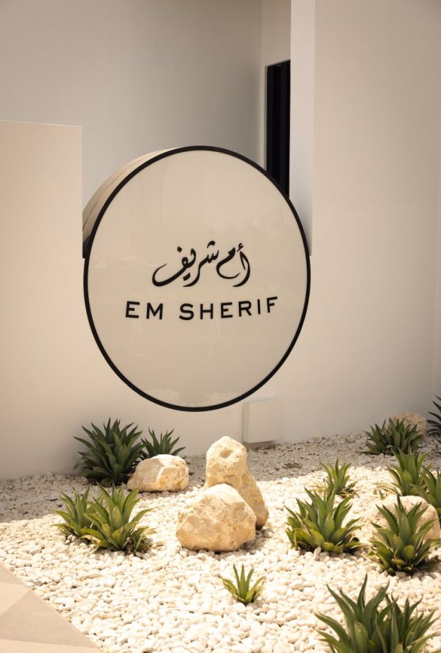 أم شريف يحمل كرم الضيافة اللبنانية إلى شوارع جميرا