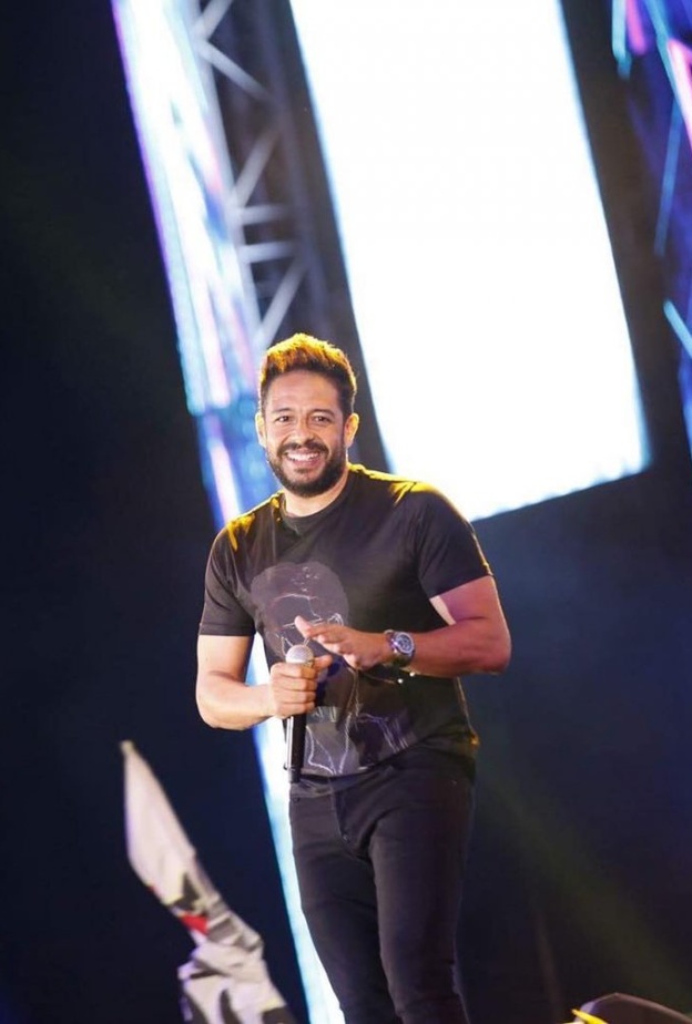 محمد حماقي في مارسيليا بيتش