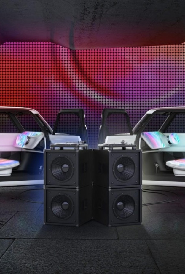 سيارة المستقبل Teatro for Dayz  لا مثيل لها في التواصل!