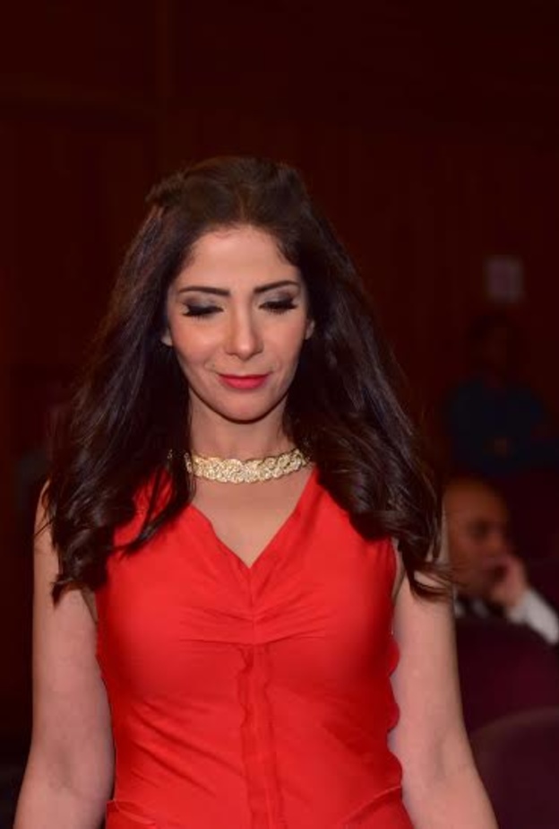 هل تنجح منى زكي في منافستها لنجمات الجيل الجديد في الدراما؟