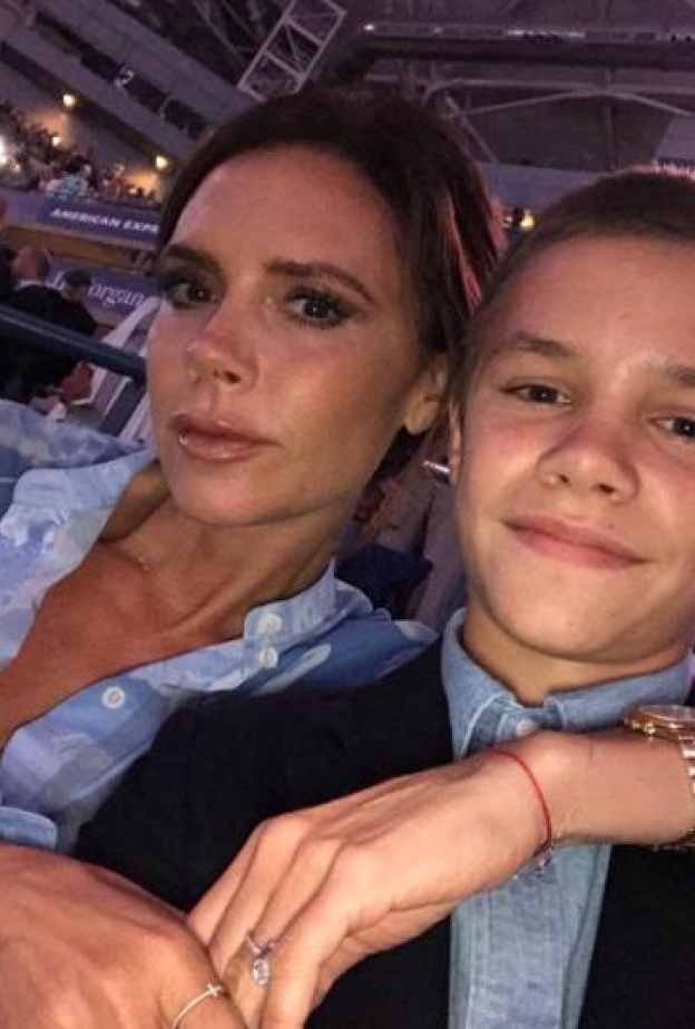 سيلفي لفيكتوريا بيكهام مع ابنها روميو خلال اصطحابه لبطولة التنس في نيويورك بالأمس
