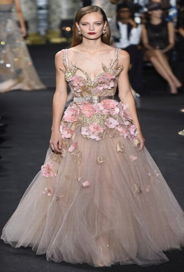 فساتين خطوبة عشقناها من مجموعة ايلي صعب للهوت كوتور!