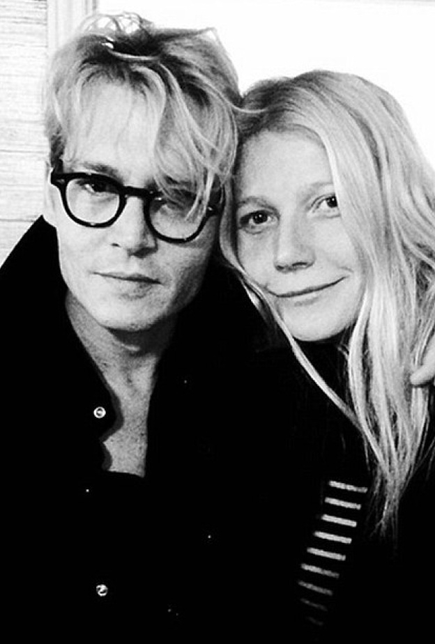 غوينيث بالترو بدون مكياج بجانب جوني ديب .. هل تعجبكِ؟