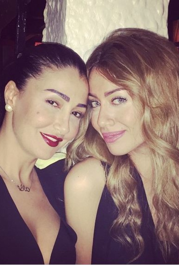 غادة بعد الرازق  وابنتها 