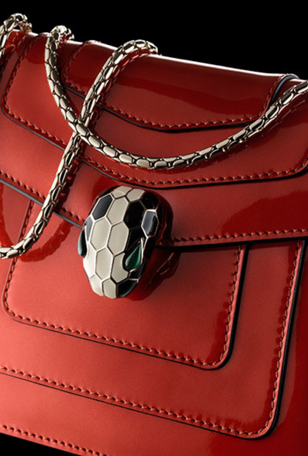 تعرفي الى مجموعة الإكسسوارات والمنتجات الجلدية لخريف وشتاء 2017 من Bulgari  