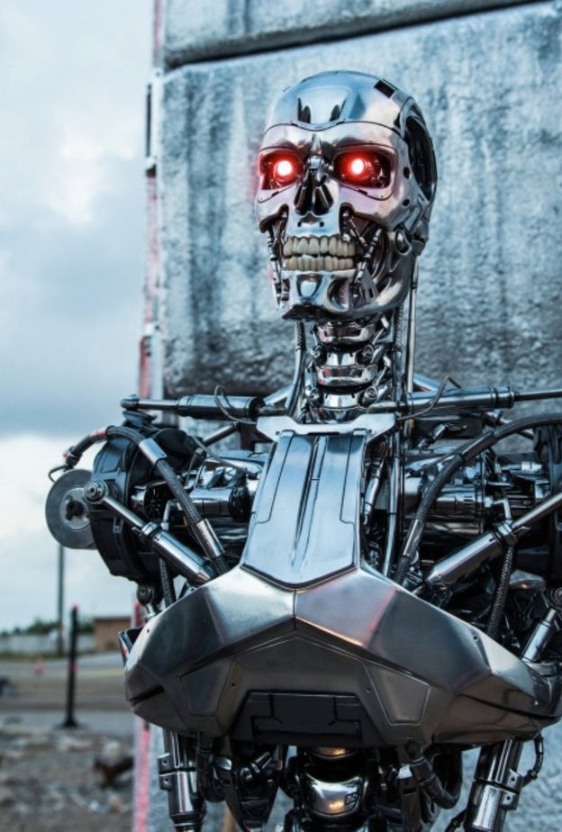 هوكينغ حذر من مخاطر بدء سباق التسلح العالمي في أسلحة الذكاء الاصطناعي (AI)