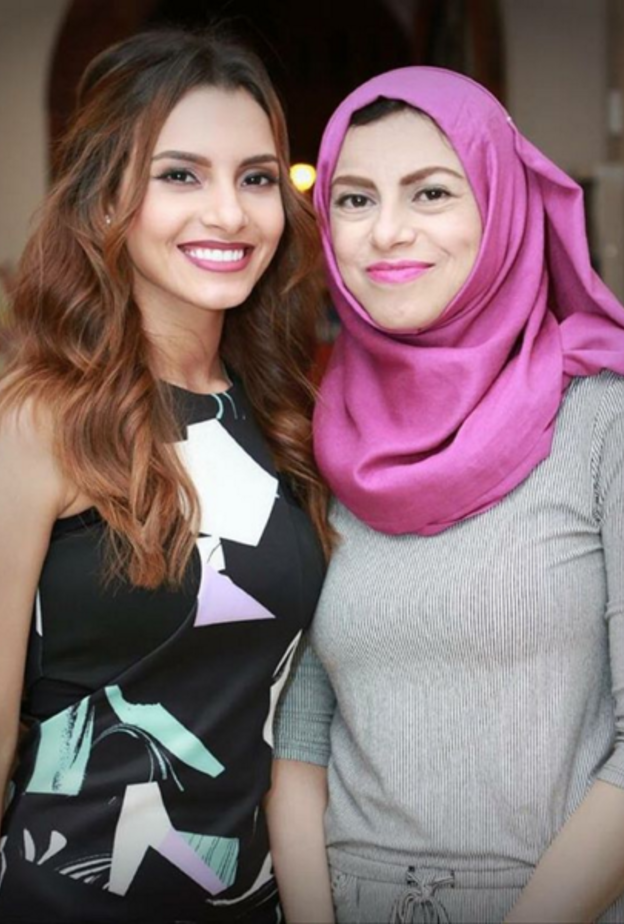 كارمن سليمان مع والدتها