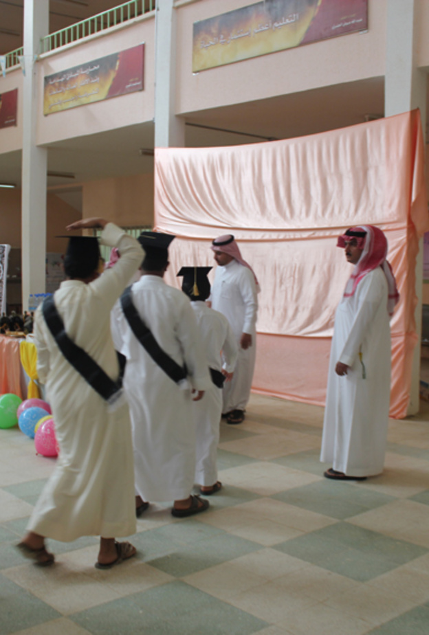 تصرف المعلمون نال إعجاب المغردين على "تويتر"