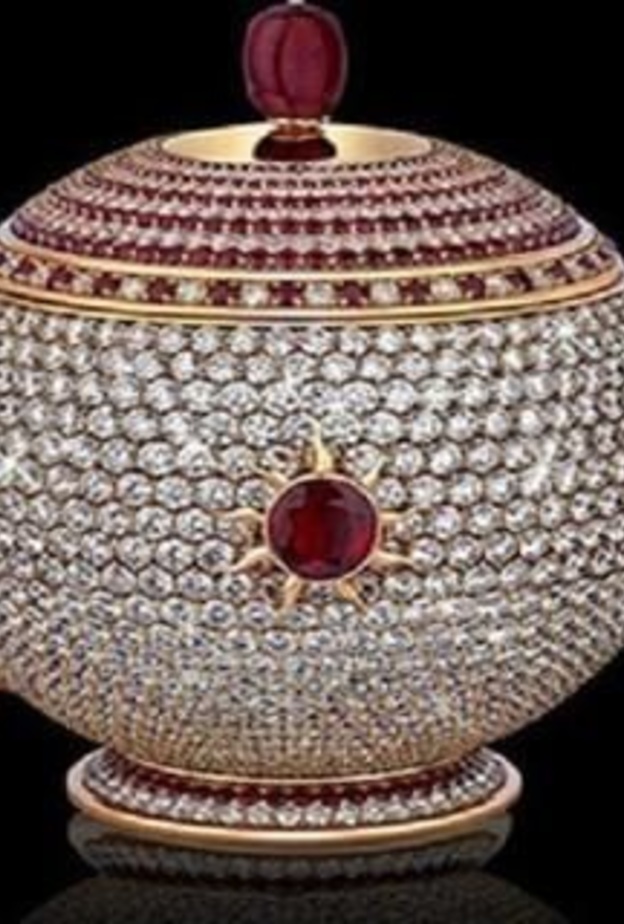 تزين اغلى ابريق شاي بالماس والياقوت