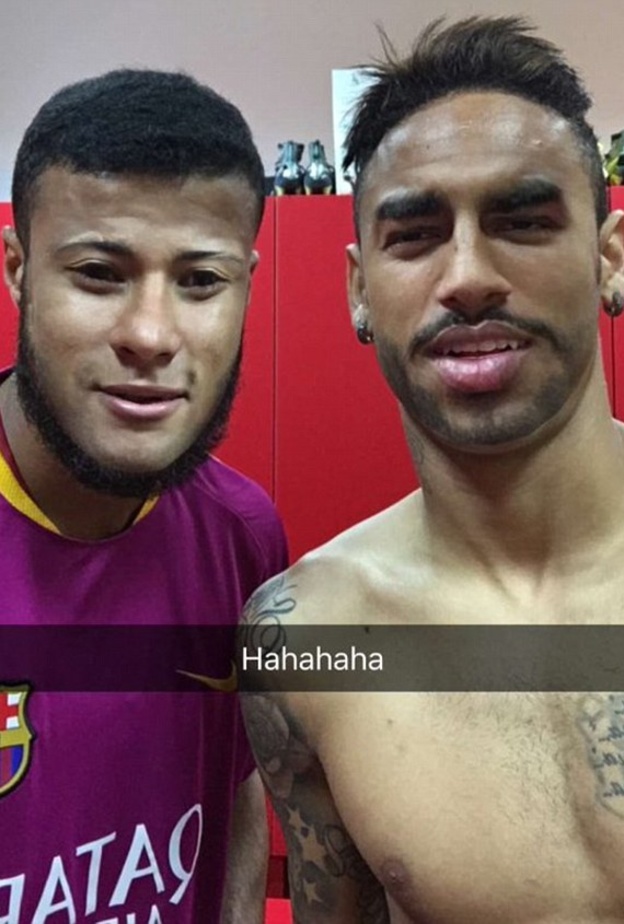 نجوم برشلونة في صور غريبة 