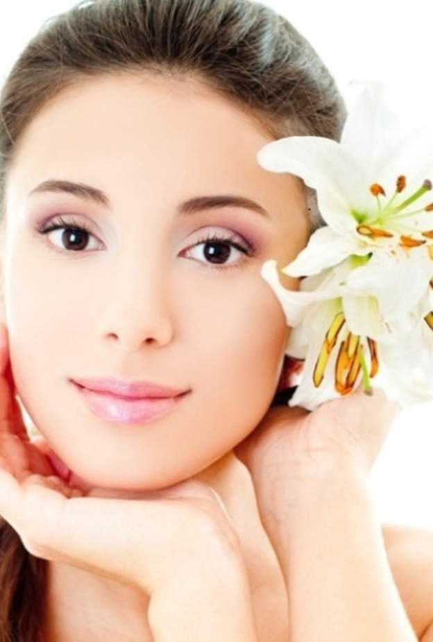 طقس الربيع يحتم عليك عناية مضاعفة ببشرتك