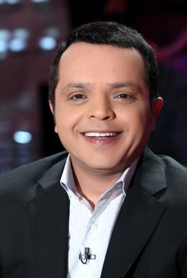 عمرو دياب يثير ضجة باغنية "اجمل عيون"