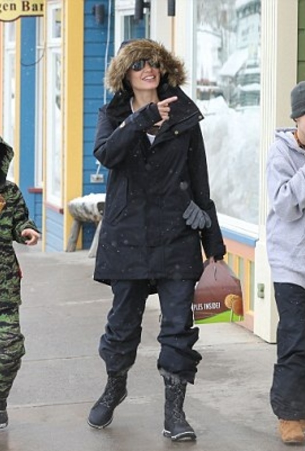 أنجلينا جولي وأطفالها