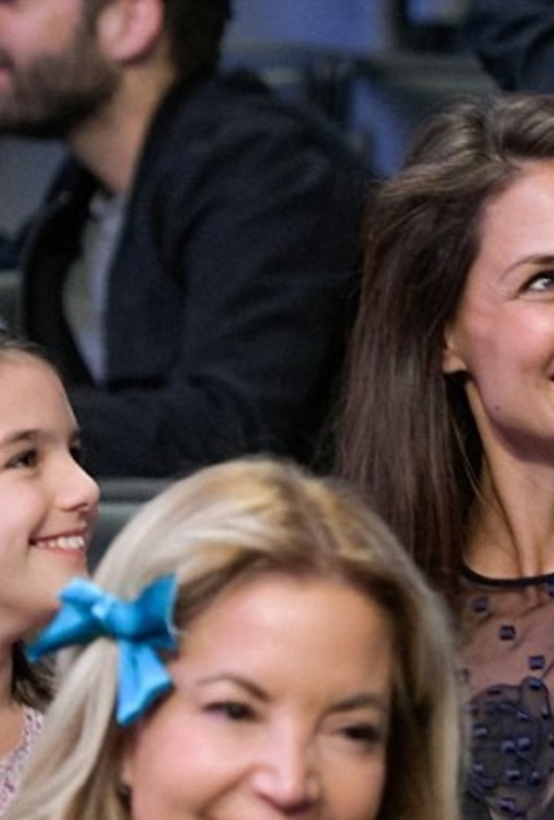 كاتي هولمز وسوري كروز