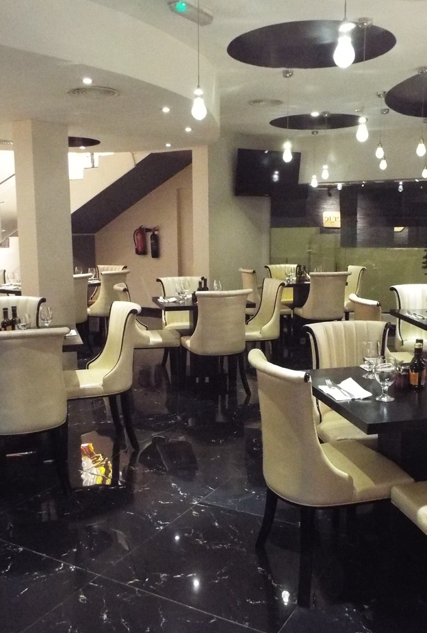 المطعم من الداخل