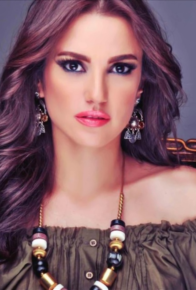 درة زروق لـ"هي": لا يوجد لدي أغلي من عائلتي