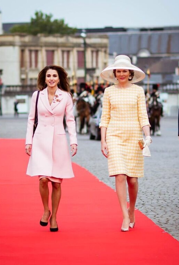 الملكه رانيا واناقتها المعتاده