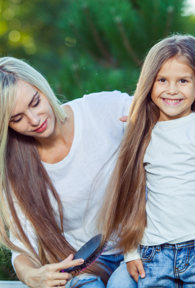 4 وصفات لتطويل شعر طفلتك الصغيرة والاعتناء به