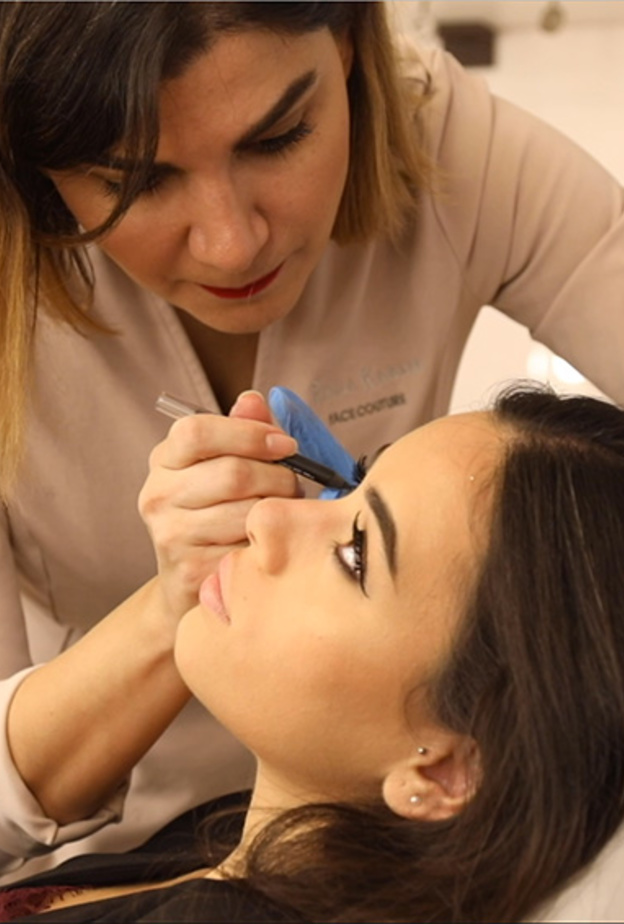 أسلوب أقل مبالغة وبهرجة بالفساتين الفاخرة