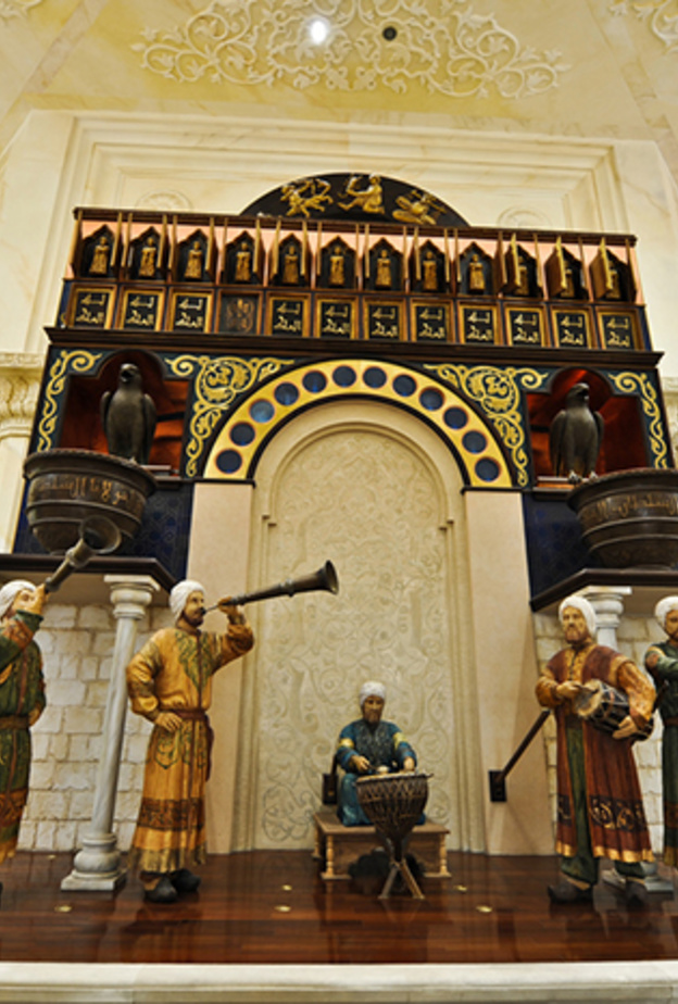 ابن بطوطة مول في دبي . رحلة من بلاد الأندلس إلى الصين