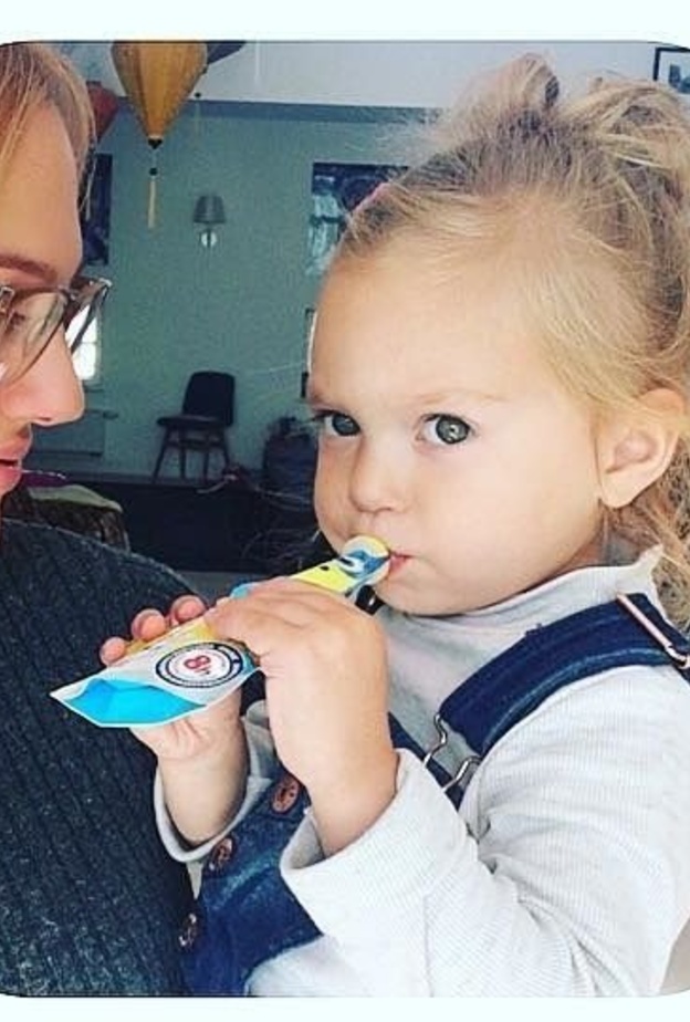 مريم أوزرلي وابنتها