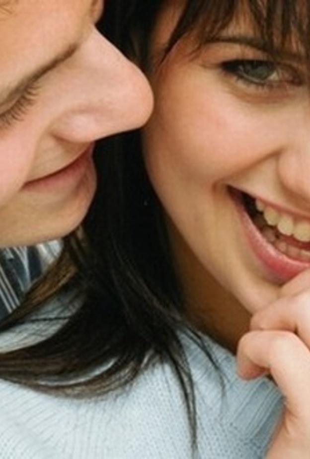 5 اسرار قوية وراء عشق الرجل للمراة الخجولة