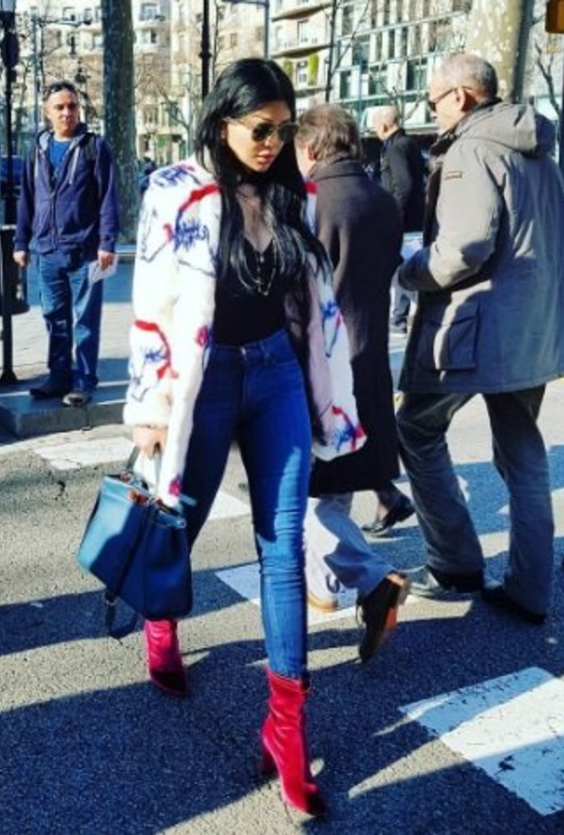 بنطلون جينز للبنات 2017 مع الخصر العالي بأسلوب هيفاء وهبي