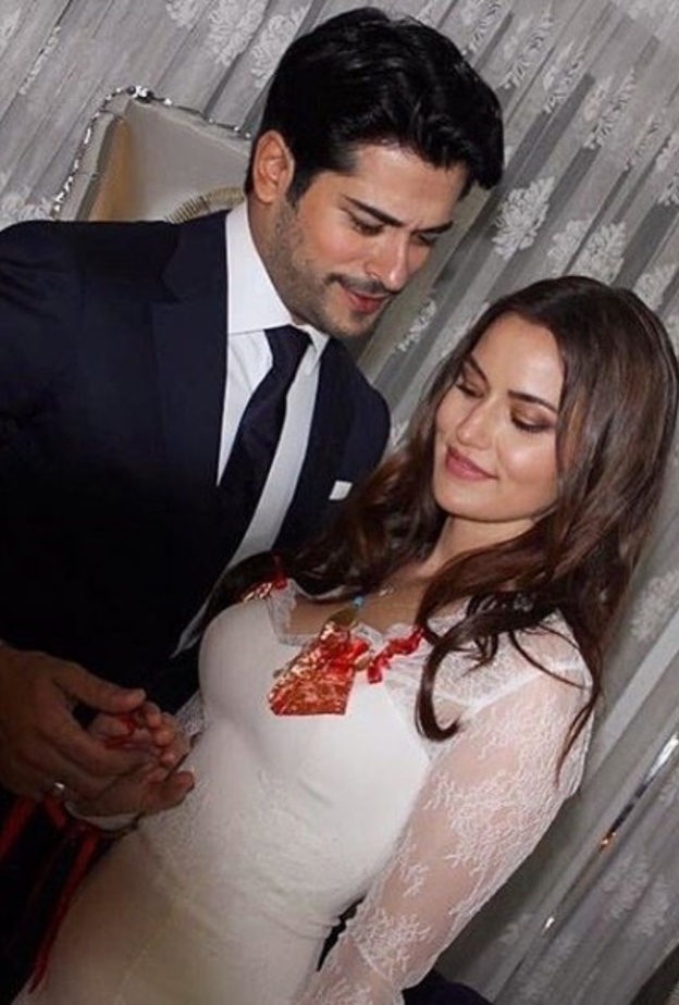 خطوبة فهرية افجان وبوراك اوزجفيت