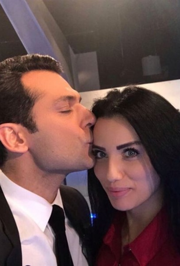 مراد يلدريم وزوجته