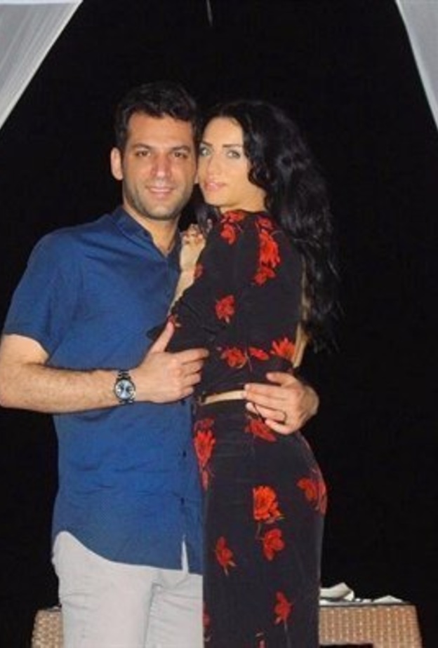 مراد يلدريم وزوجته