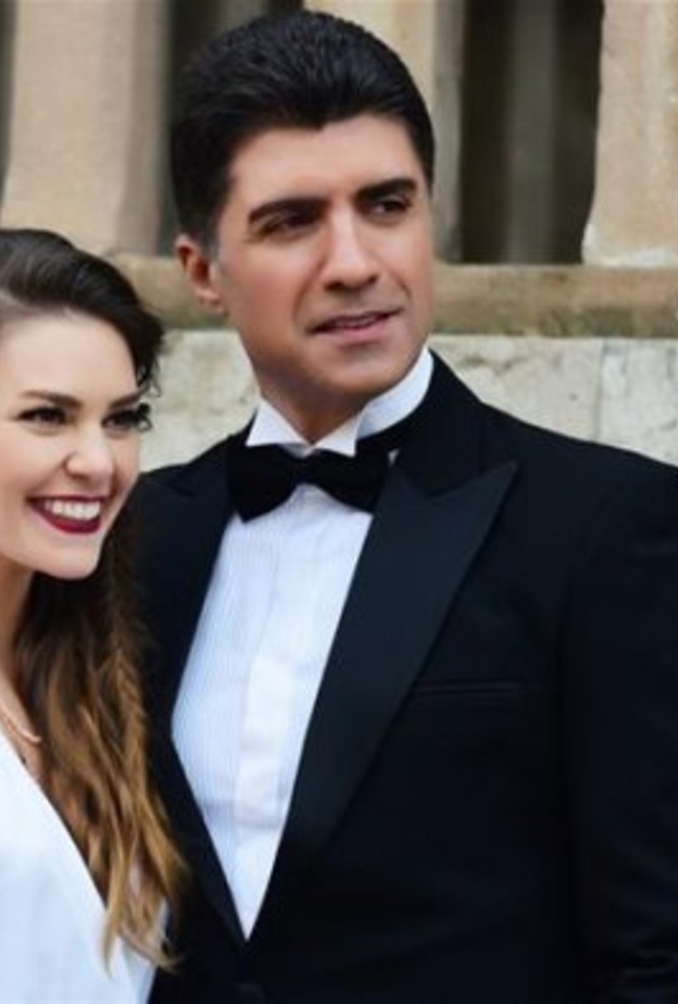 أسلي أنفر وأوزجان دنيز