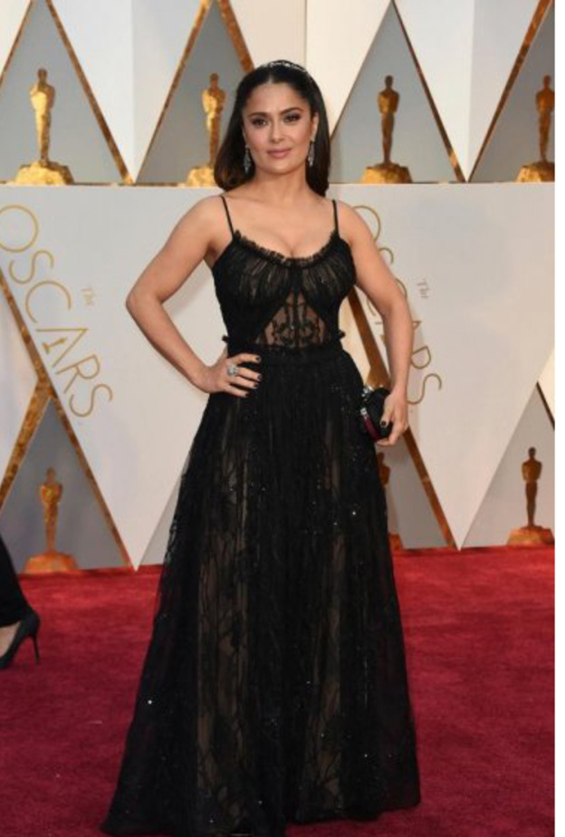 صور سلمي حايك في مهرجان كان