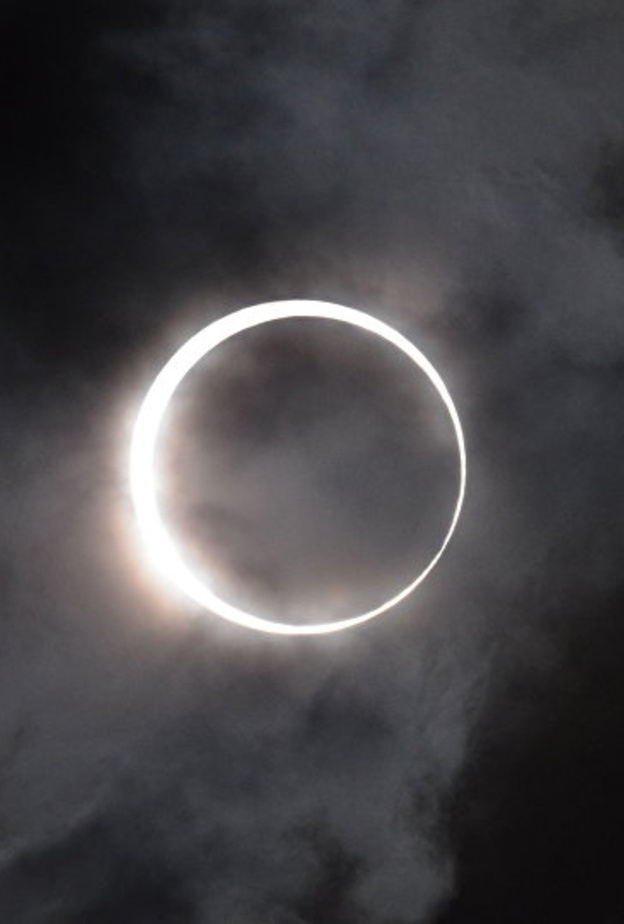 غداً .. بث مباشر لكسوف الشمس على تويتر 