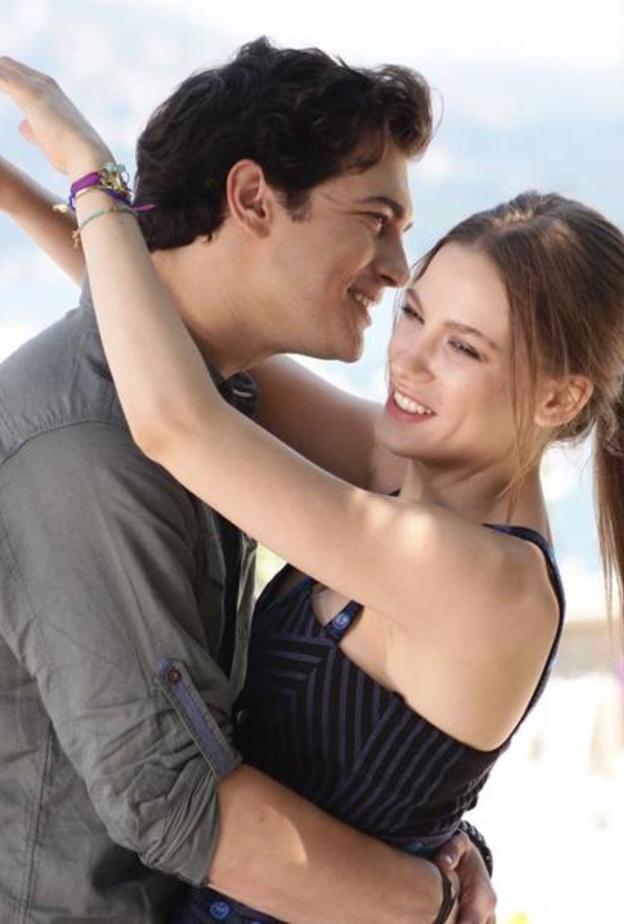 شاتاي اولسوي وسيريناي ساريكاياس